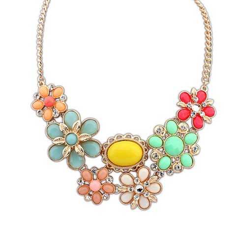 Gemstone Multicolor Gold Leaves Chain Necklace VGA07020